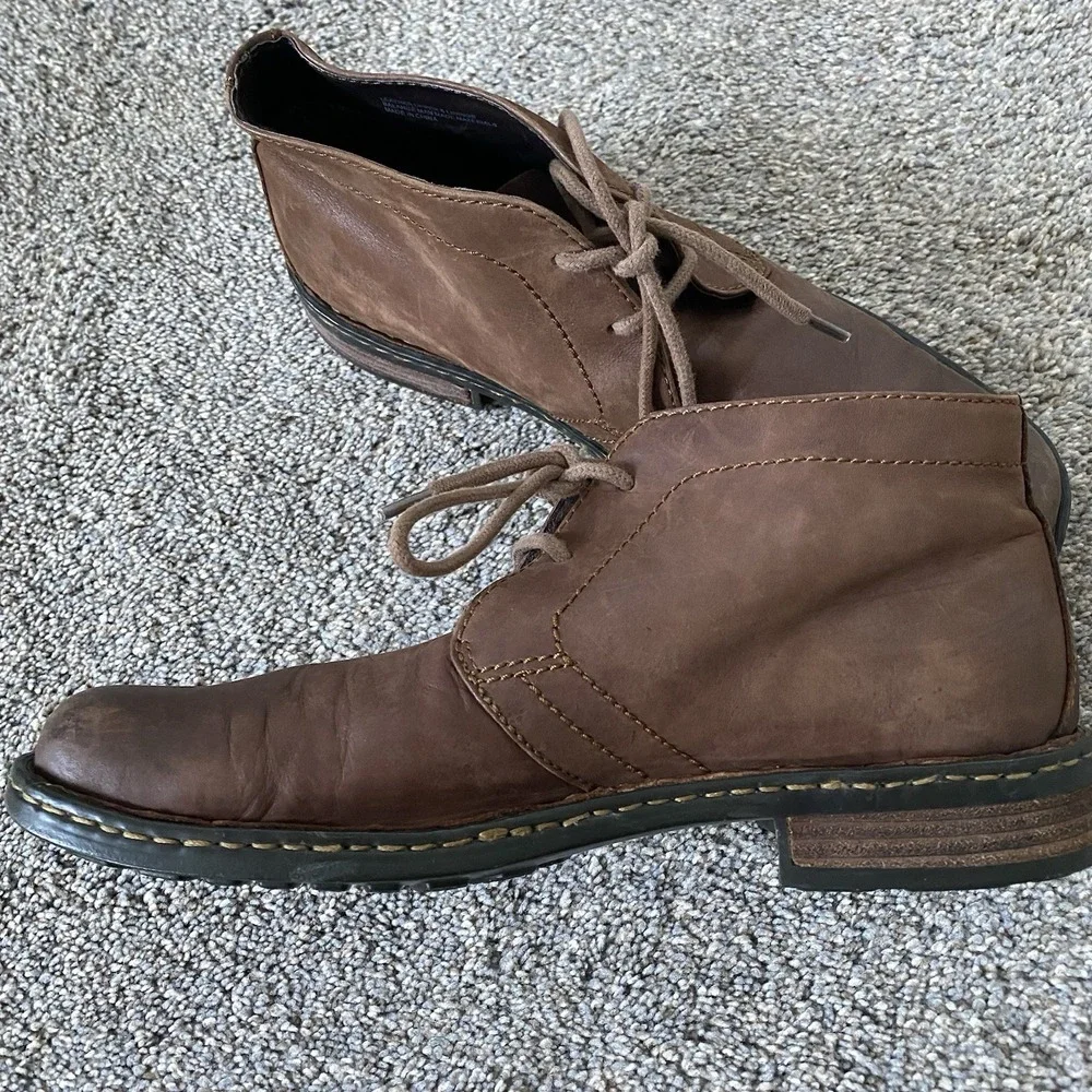 Born Chukka Boots Men 10.5 M/W EU 44.5 Brown Leather Lace Up Distressed Casual